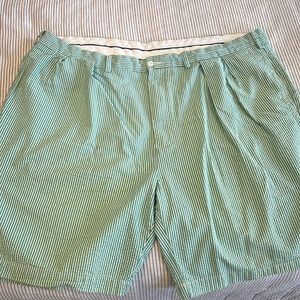 Green and white seersucker polo shorts 46B
